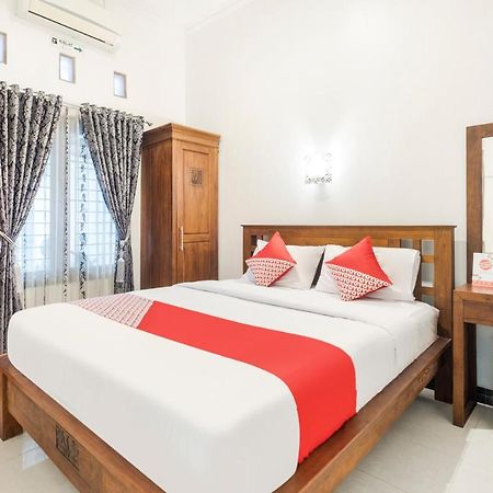 Oyo 3267 Omah Suryo Hotel Yogyakarta Kültér fotó