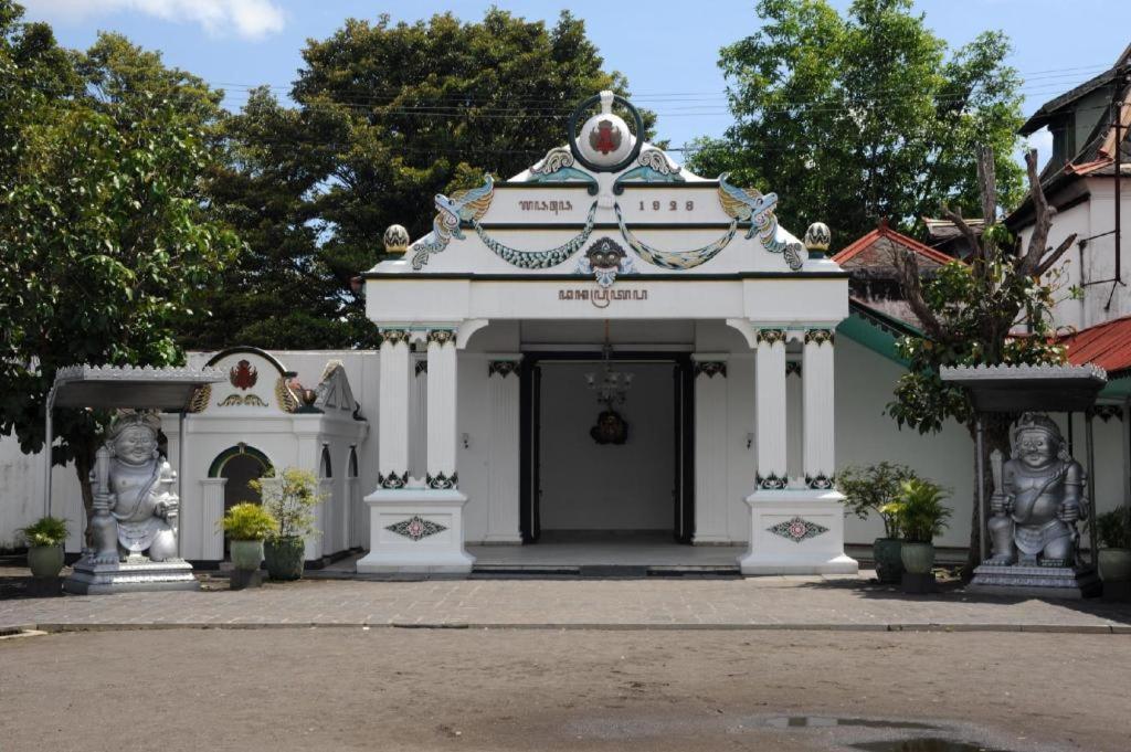 Oyo 3267 Omah Suryo Hotel Yogyakarta Kültér fotó