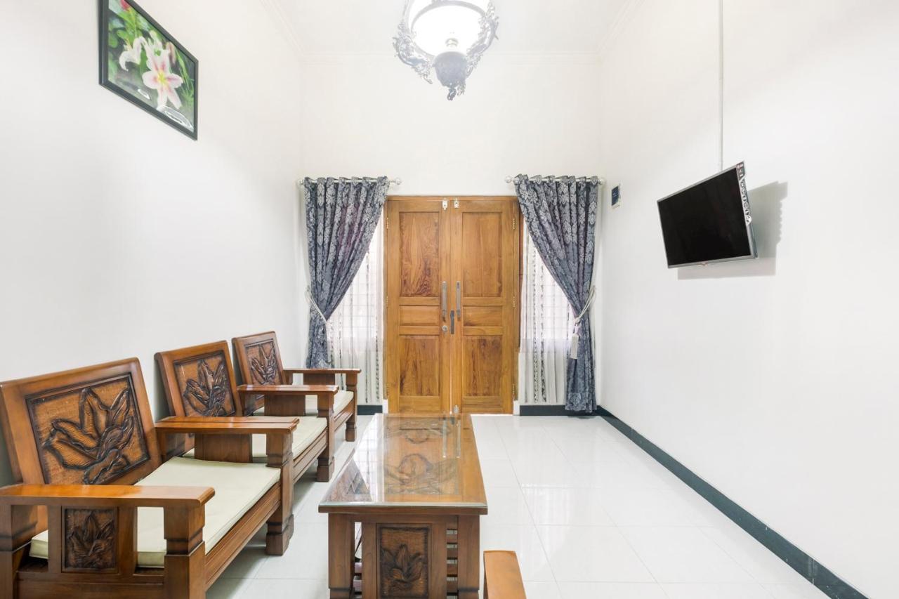 Oyo 3267 Omah Suryo Hotel Yogyakarta Kültér fotó