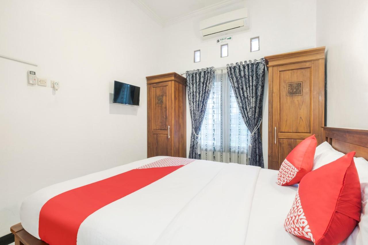 Oyo 3267 Omah Suryo Hotel Yogyakarta Kültér fotó